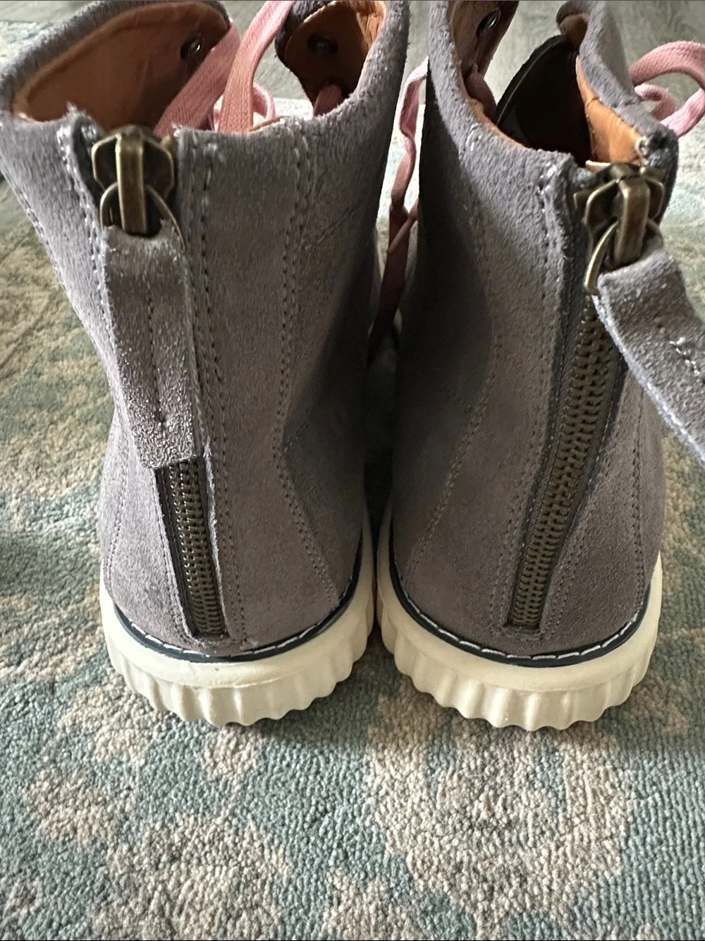 Steve Madden Varner Chukka Men's Gray Suede High-Top Boots with Pink Laces 13